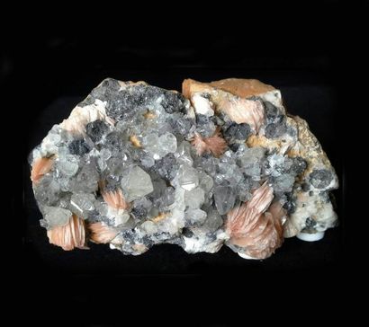 null Lot de quatre petits minéraux : BARYTE saupoudrée de VANADINITE (Maroc); CERUSITE...