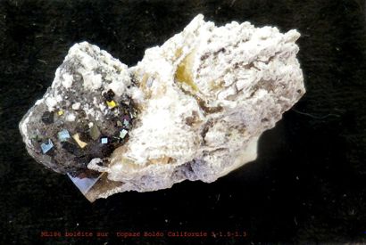 null BIXBYITE et TOPAZE (total 4 cm) de Thomas Range, Utah, USA