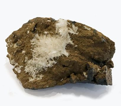 null Huit minéraux français anciens : BARYTE / GALENE / PYRITE (9 cm) de Batère ;...