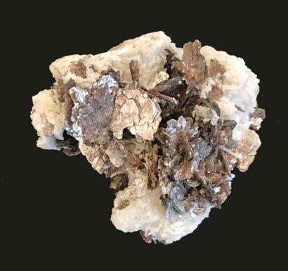 null Quatre minéraux anciens du Brésil : Jolie MUSCOVITE sur gangue (12 cm); fleur...