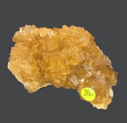 null Quatre minéraux anciens d'Espagne : jolie FLUORINE jaune de Villabona (15 cm)....