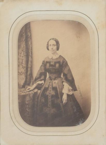 null Jean-Baptiste SABATIER-BLOT (1801-1881) 

Portrait d’une femme assise

Circa...