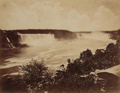 null Photographes non identifiés.

Trois photographies sur les chutes du Niagara.

Circa...