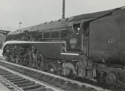 null Manuel LITRAN (né en 1927)

Chemins de fer, SNCF et Mistral.

Circa 1956-1957.

Deux...