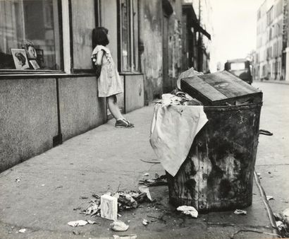 null Anker SPANG-LARSEN. So, -thisis Paris, July 1953, Paris. Tirage argentique....