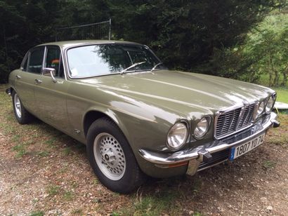 null JAGUAR XJ6 Série 2, moteur 4,2 l (4200 cm3) 170ch
Première mise en circulation:...