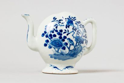 Chine - théière en porcelaine

 en forme...