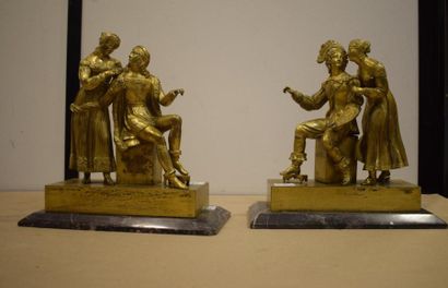 null Paire de sujets en bronze figurant des couples en costume Renaissance sur un...