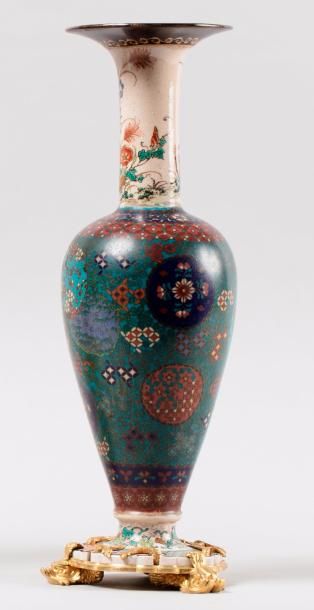 null Henry DASSON, (1825-1896)

Paire de vases en céramique japonaise à panse ovoïde...