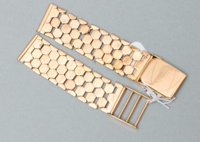 null Bracelet de montre en or jaune 18k (750)

Poids : 29 g.