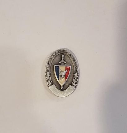 null [ WW2 ] [ Vichy ] [ LVF ]

Insigne de la Légion Française des Combattants

A....