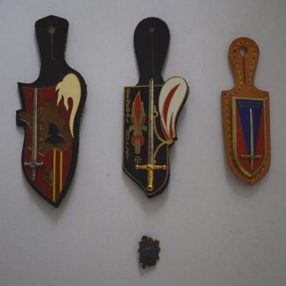 null [ Armée française ] [ Ecole ] [ Saint-Cyr ] 

Lot de quatre insignes : 

Insigne...