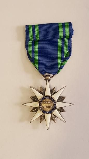 null [ Marine Marchande ] [ Médaille ]

Médaille du Mérite Martime de la Marine ...