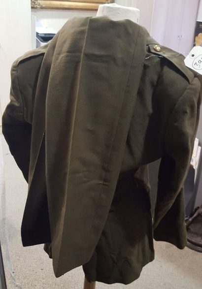 null [ Armée Française ] [ Génie ]

Tenue de jour composé d'une veste et d'un pantalon.

Veste...