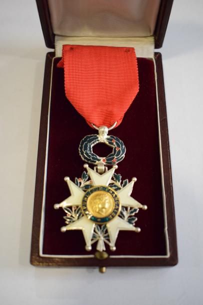 null [ Médaille ] [ Empire - Floréal ]

Croix de Chevalier de la Légion d'Honneur,...