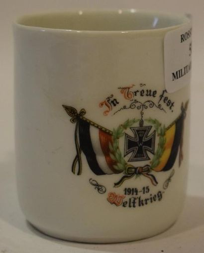 null [ WW1 ]

Tasse de réserviste allemand en porcelaine. " In Treue fest Welkrieg...