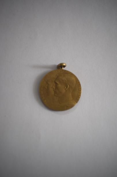 null [ WW1 ] [ Médaille ] [ Belgique ] 

Médaille en métal doré POUR L'ENFANT DU...