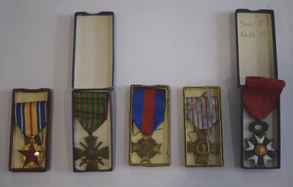 null [ WW1] [ Médaille ]

Ensemble de cinq médailles :

Croix de guerre 1914-1918

Médaille...
