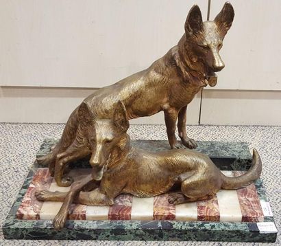 Deux chiens berger allemand

Bronze doré...