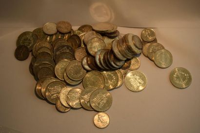 null Lot de pièces argent ( 2,26 KG) comprenant :

- 37 pièces de 10 francs Hercule

-...