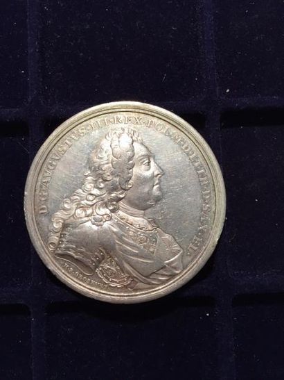 null Allemagne : Saxe : Frédéric Auguste III

Médaille en argent : couronnement de...