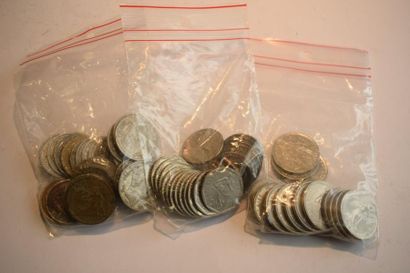 null [FRANCS] 

Un lot de monnaie composé de pièces de 2 Fr, 5 Fr, etc.