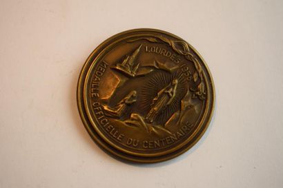 null [ Médaille ] [ Centenaire de Lourdes ] 

Médaille en bronze. 

A l'avers : scène...