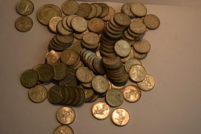 null Lot de 119 pièces de 5 Francs argent 

on y joint deux pièces de 50 Francs Hercule.

poids...
