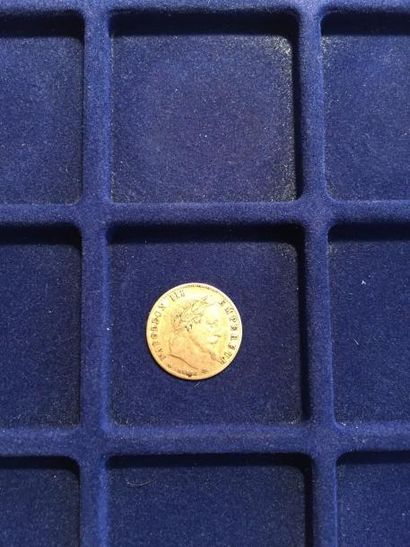null 1 pièce en or (900/1000) de 5 francs Napoléon III à tête laurée datée de 1864

Usée.

Poids...