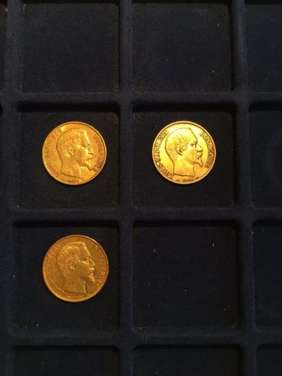 null 3 pièces en or de 20 francs Louis Napoléon "tête nue" (1852A x 3)
TTB
Poids...