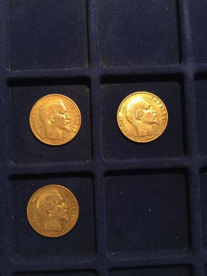 null 3 pièces en or de 20 francs Napoléon III "tête nue" (1854A x 3)
TB
Poids : 19.3...