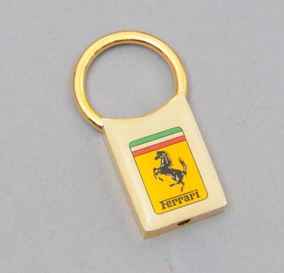 null [ Porte-clefs ] [ Ferrari ]

Porte-clefs en métal doré, logo FERRARI en résine...
