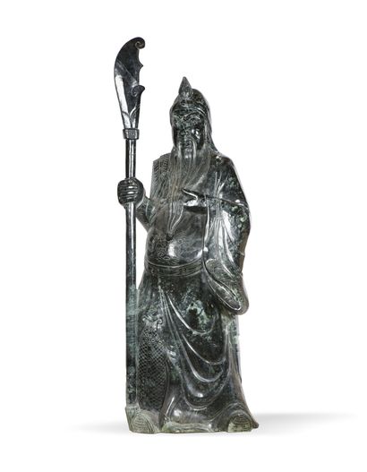 null Importante statue en pierre dure représentant un guerrier

Ht. 140, L. 50 cm...