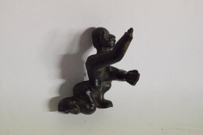 null Statuette en bronze représentant une chimère

Chine 

H. : 8cm
