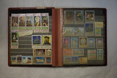 null Un gros vrac de 21 classeurs de timbres du monde entier dont 6 classeurs de...