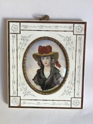 null Miniature représentant un portrait de femme au chapeau.

Début du XXème siècle.

H....