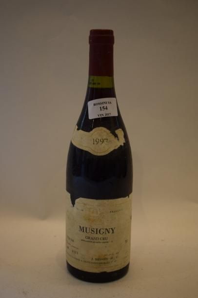 null 1 bouteille MUSIGNY,d'Issoncourt-Lorraine 1997 (ea) 	

