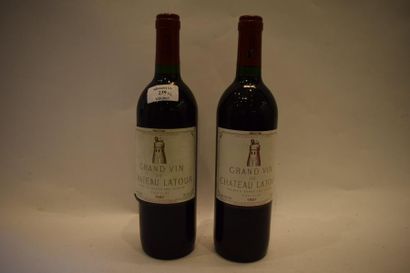 null 2 bouteilles CH. LATOUR, 1° cru Pauillac 1987 (1 fânée) 	

