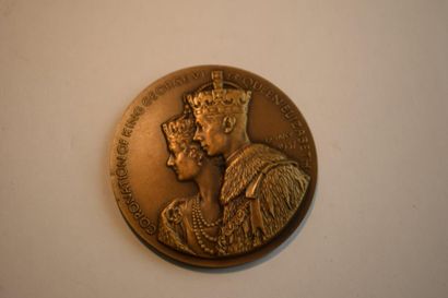 null [ Médaille ] [ Royauté ] [ Royaume-Uni ]

Médaille en bronze 

A l'avers : profils...
