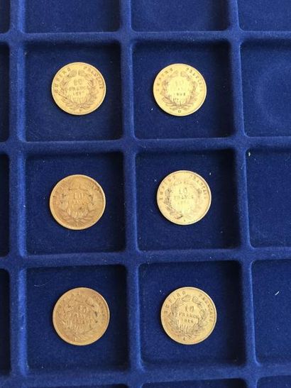 null 6 pièces en or de 10 francs Napoléon III "tête nue" (1855 A x 1 ; 1856 A x 1...