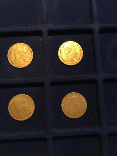 null 4 pièces en or de 10 francs Napoléon III "tête nue" (1856 A x 1 ; 1857 A x 1...