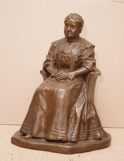 null HERRMANN J.S., fin XIXe - début XXe siècle, 

Dame assise, 1827-1909, 1911

Bronze...