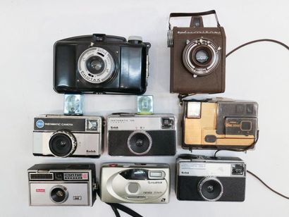 null Lot d'appareils : Kodak Instamatic Camera 100, avec film à l'intérieur. Kodak...