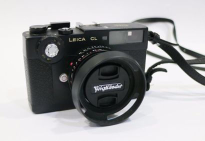 null Leica CL. Leitz, n°1407297, 1974/1975. Objectif Voigtländer Color-Skopar f2.5/35mm....