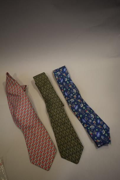 null HERMES 

Ensemble de trois cravates en soie 