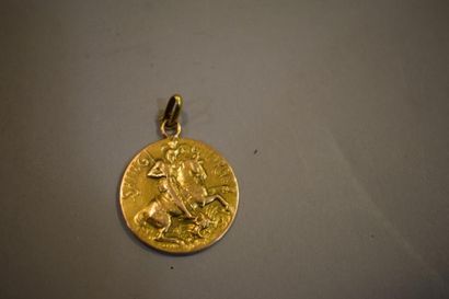 null Médaille en or jaune 18K (750) 

A l'avers: Jésus et 2 disciples en mer sur...
