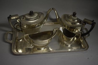 null Service à thé café en métal argenté comprenant un plateau, un théière, une cafetière,...