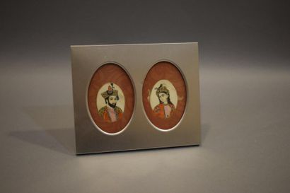 null Ensemble de deux miniatures Perse sur ivoire representant un homme et une femme...