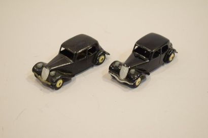 null DTF : Traction CITROEN 11 BL noire avec cache roue

Traction CITROEN 11 BL noire...