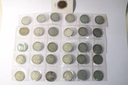 null [DIVERS] [CENTS]

Un lot de 50 centavos portugais en cupronickel (1927-1968)....